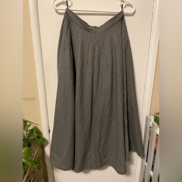 Grey wool skirt - Picture 2 of 5